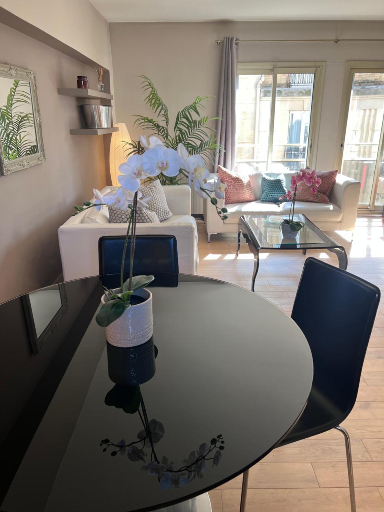 Your Parisian Hideaway - Entire Apartment ภายนอก รูปภาพ